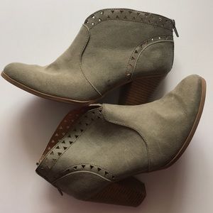Light olive green booties. Zipper back. Size 8